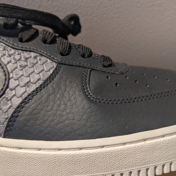 Nike Air Force 1 '07 LV8 - Picture 12 of 14